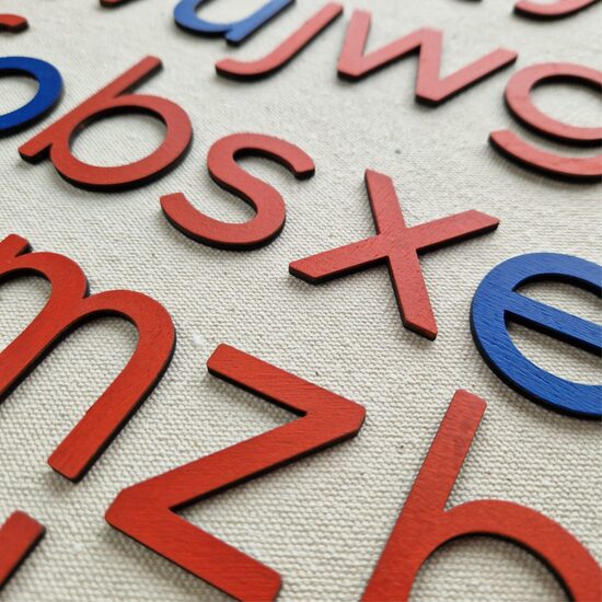 Montessori Bewegliches Alphabet – kleine gedruckte Holzbuchstaben (27 / 39 / 81 / 135 Stück)
